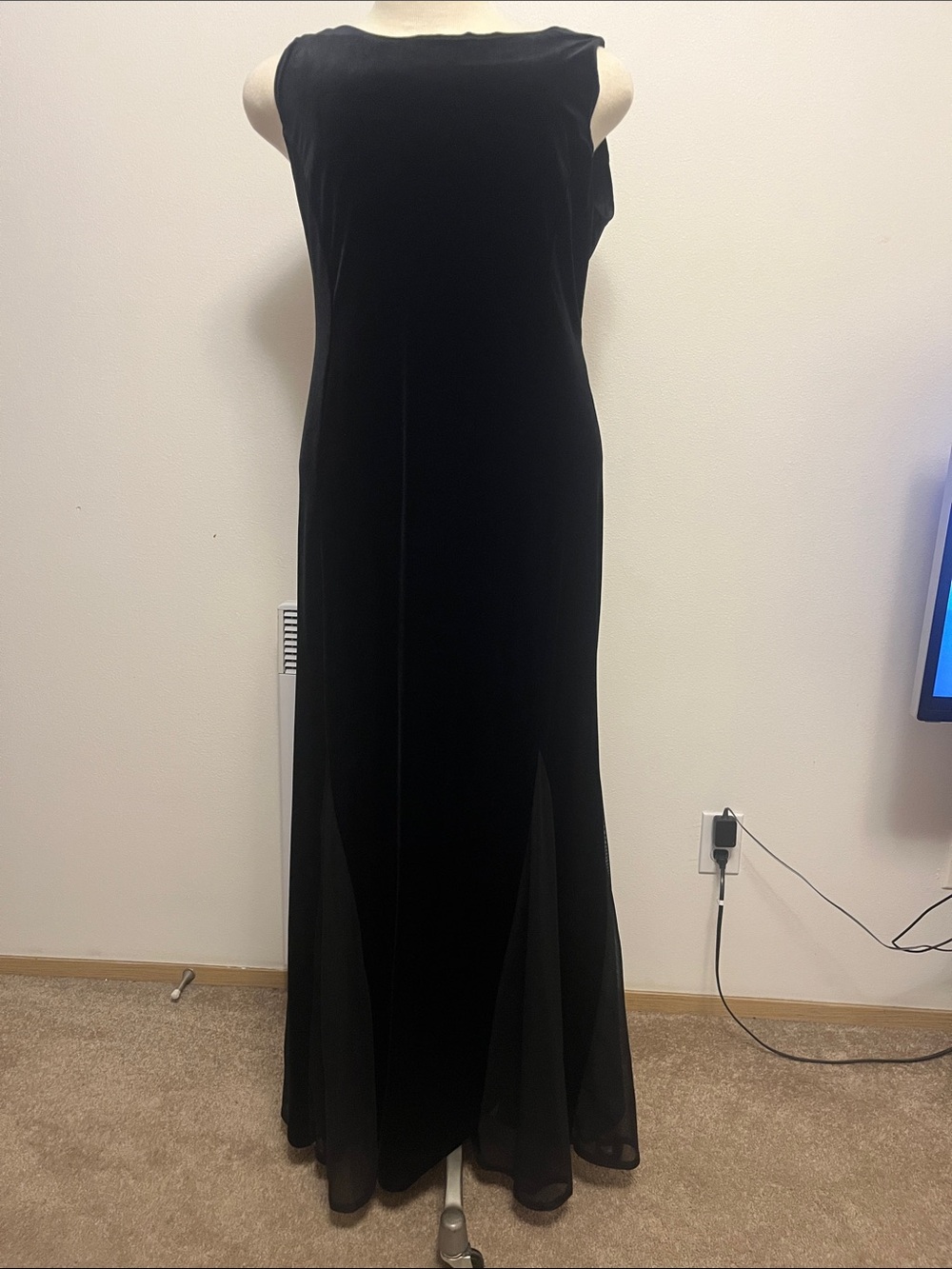 Ronni Nicole Black Maxi Gown